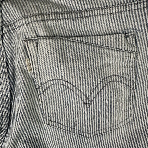 Levis Jeans Womens 4 Blue White Pinstripe Cropped Cuffed Stretch Denim Pants - Picture 11 of 12